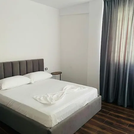 Te Gjoli בית הארחה *