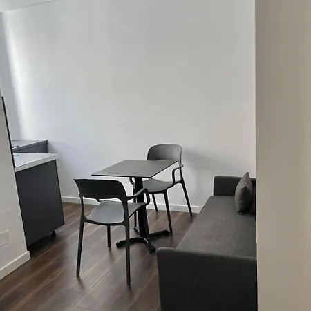 Te Gjoli בית הארחה *