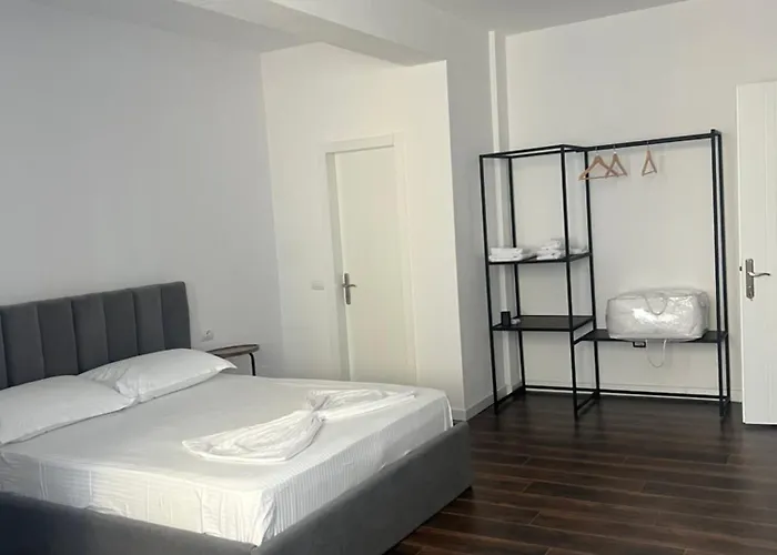 Te Gjoli בית הארחה *